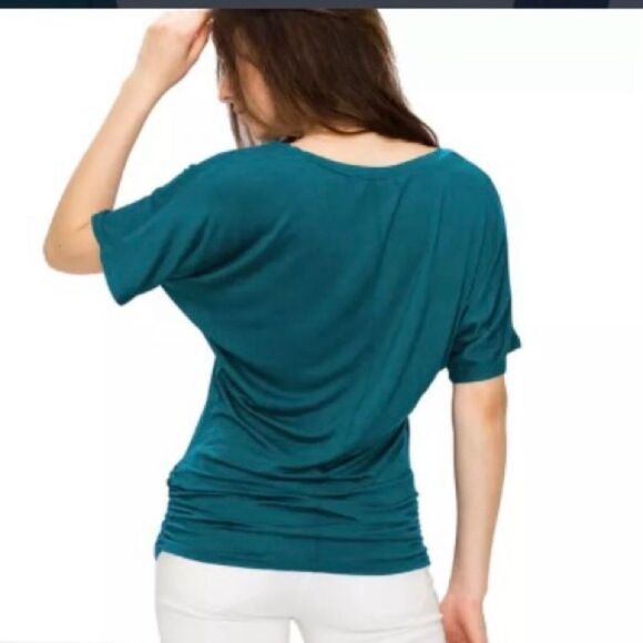 JOHNNY V Neck Top with Side Ruching Size XXL. B33 - Picture 4 of 9